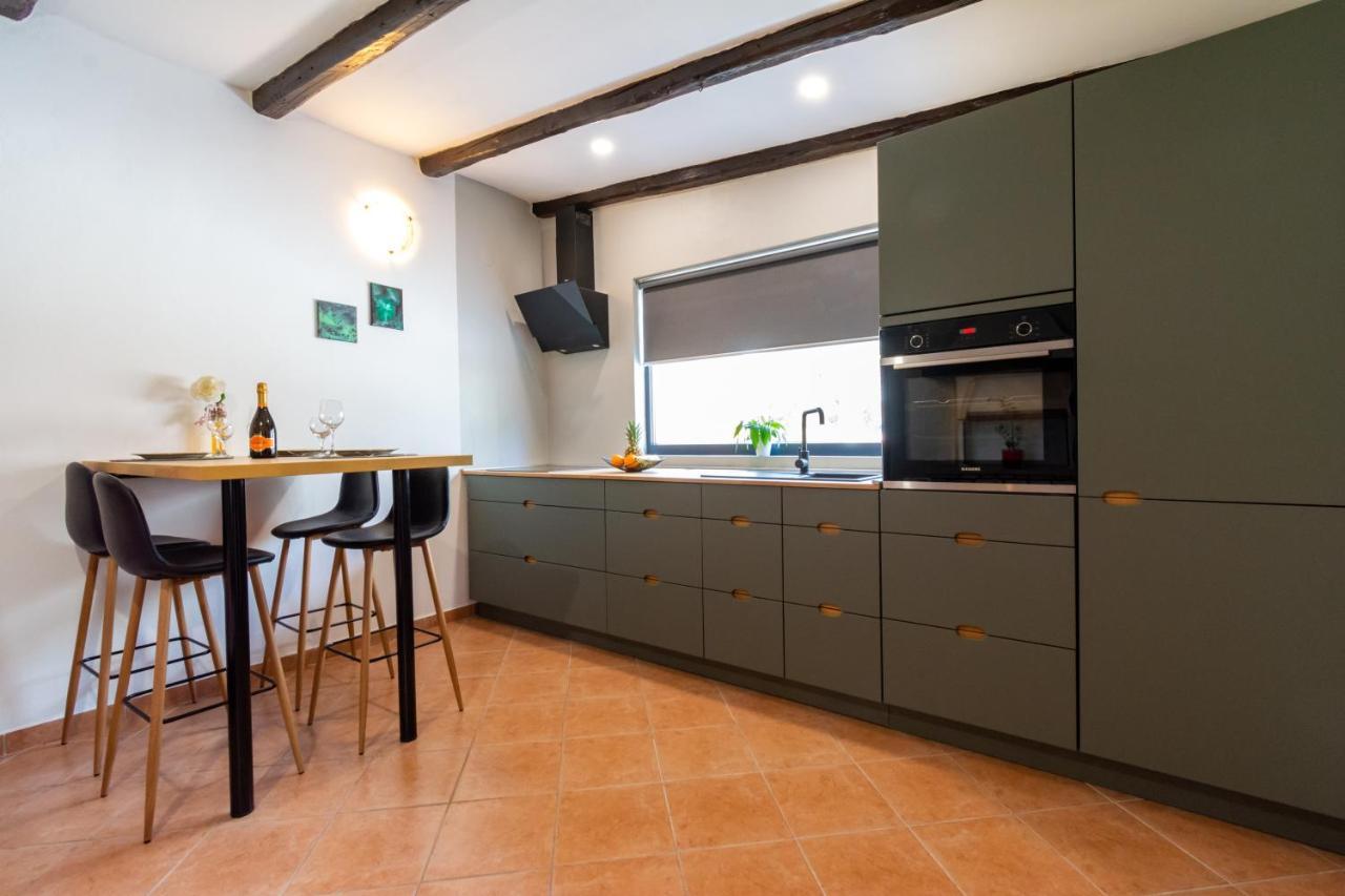 House 1119 Villa Muntic Bagian luar foto